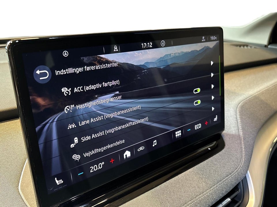 Skoda Enyaq 60 iV Plus 5d