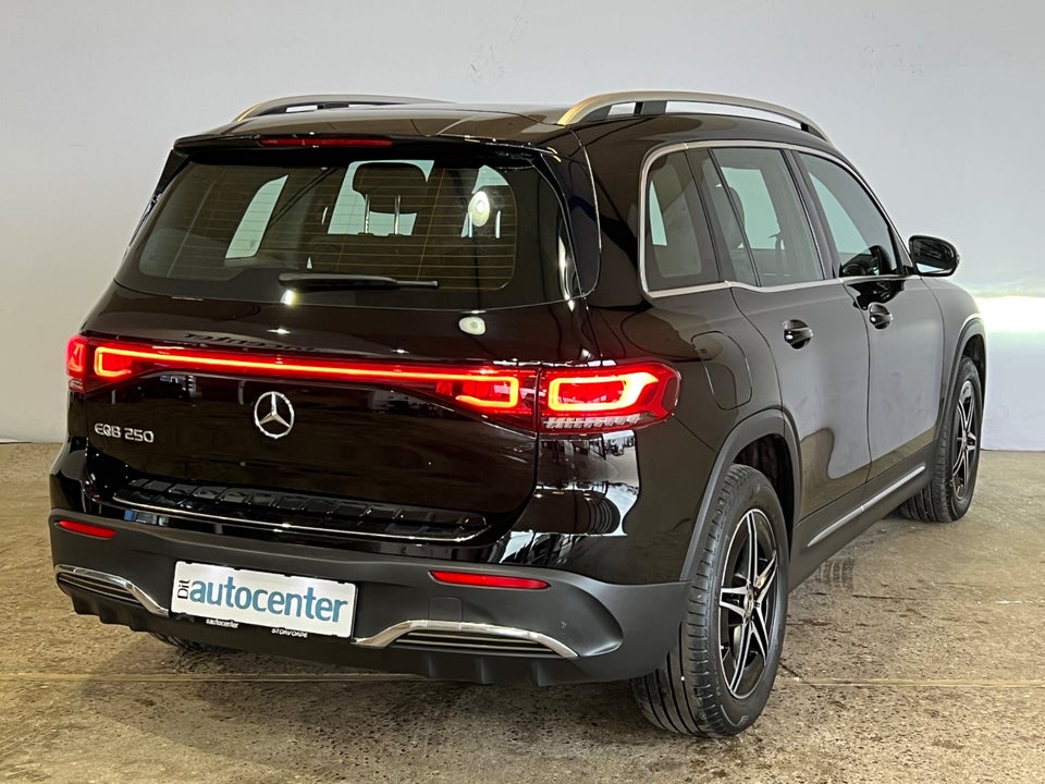 Mercedes EQB250 AMG Line 5d