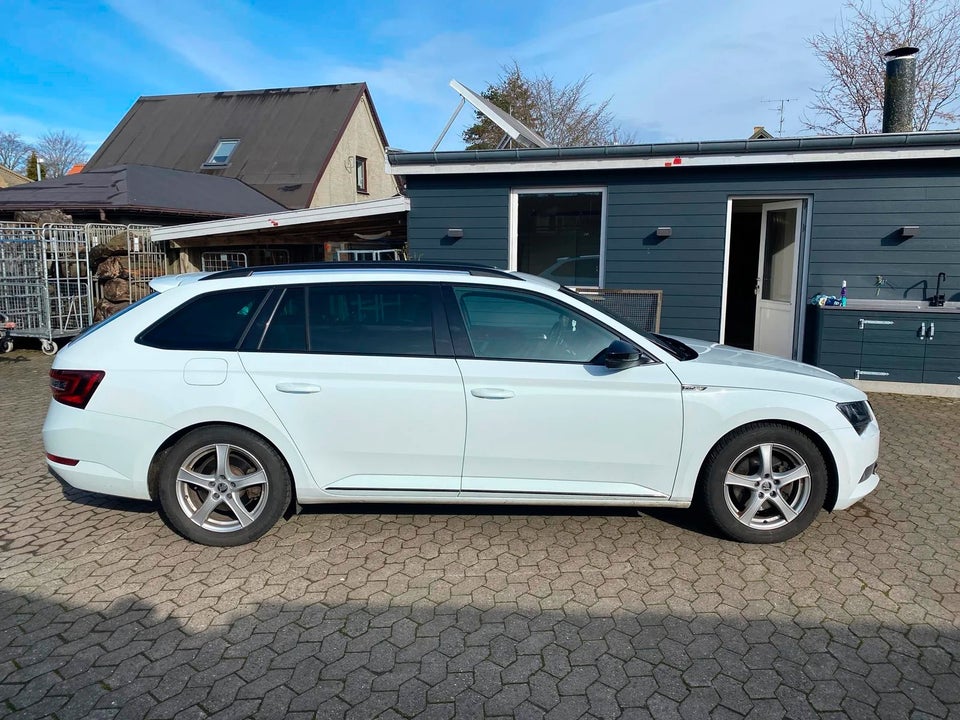 Skoda Superb 2,0 TDi 190 Sportline Combi DSG 5d