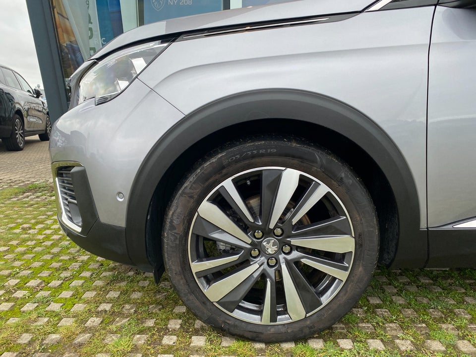 Peugeot 5008 1,2 PureTech 130 Limited 7prs 5d