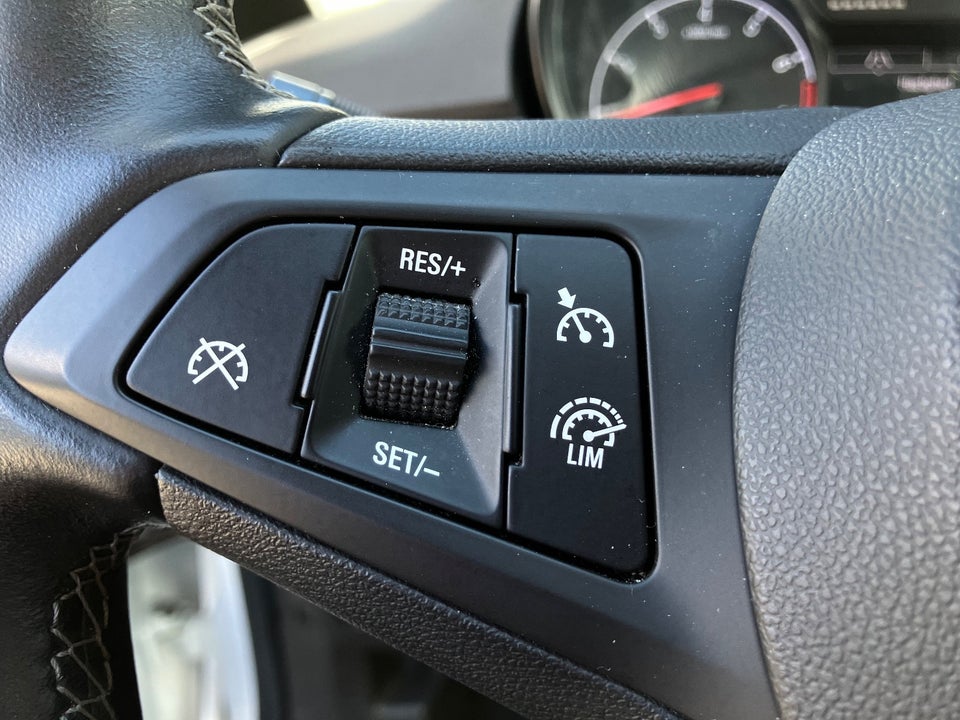 Opel Corsa 1,4 16V Impress 5d