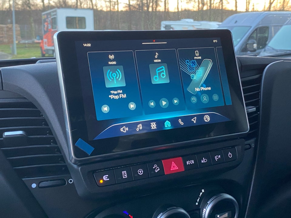 Iveco Daily 3,0 35S18 4100mm Box m/lift AG8