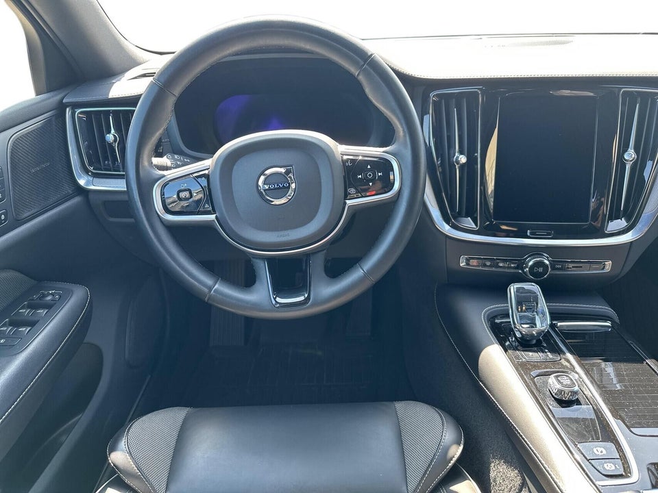 Volvo V60 2,0 T6 ReCharge Ultimate Dark aut. AWD 5d