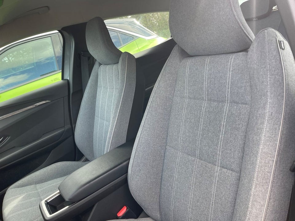 Renault Megane E-Tech 40 Equilibre 5d