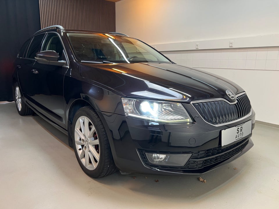 Skoda Octavia 2,0 TDi 150 Elegance Combi DSG 5d