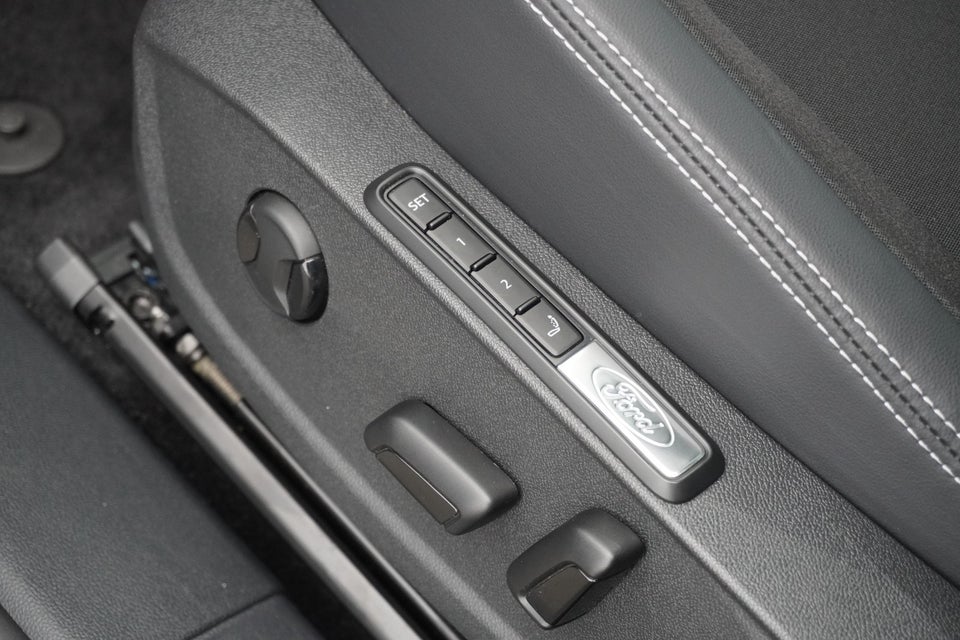 Ford Explorer 82 Premium Extended Range 5d