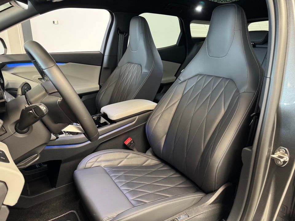 Ford Explorer 82 Premium Extended Range 5d