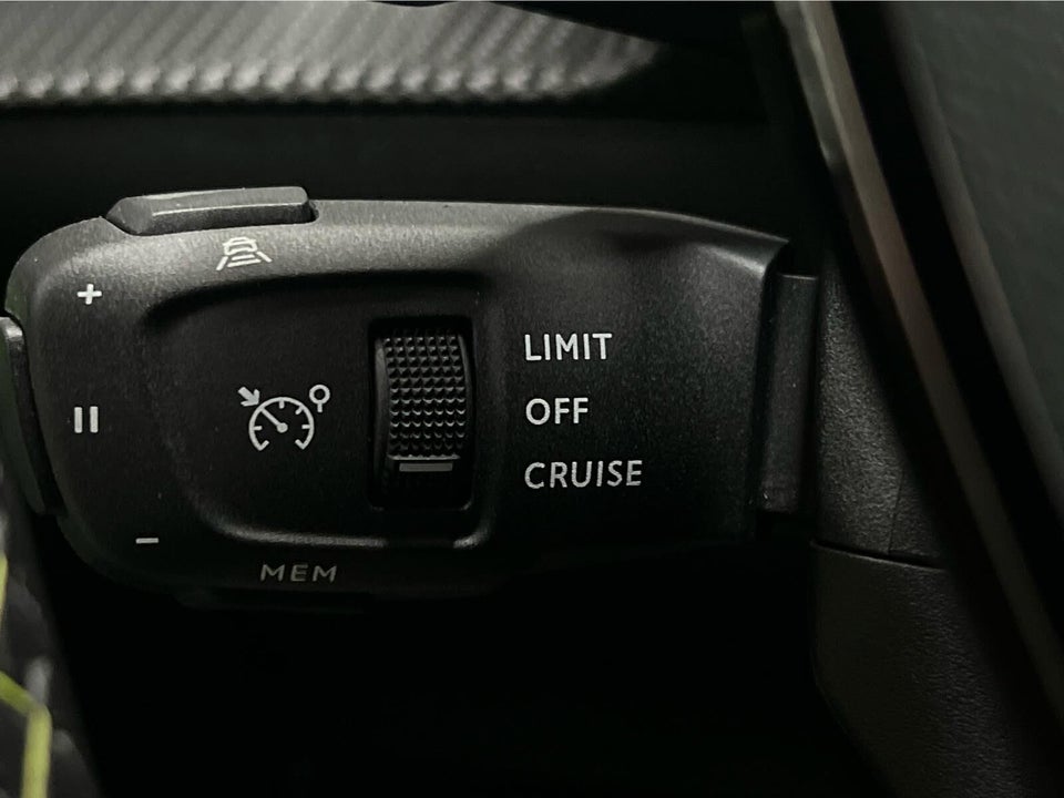 Peugeot 2008 1,2 PureTech 130 GT EAT8 5d