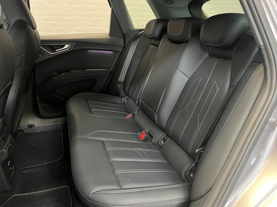 Audi Q4 e-tron 45 S-line quattro 5d