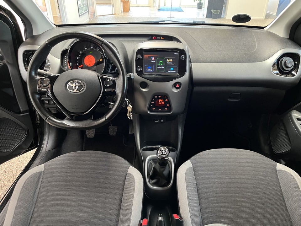 Toyota Aygo 1,0 VVT-i x-press 5d