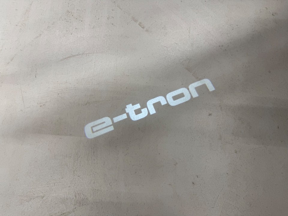 Audi e-tron 55 quattro 5d