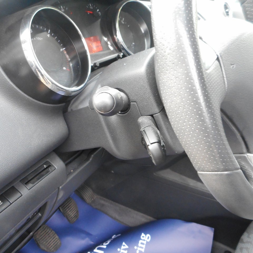 Peugeot 3008 1,6 HDi 112 Active 5d