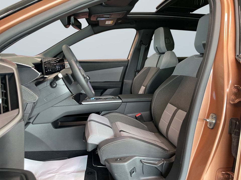 Opel Grandland-e 73 GS Sky 5d