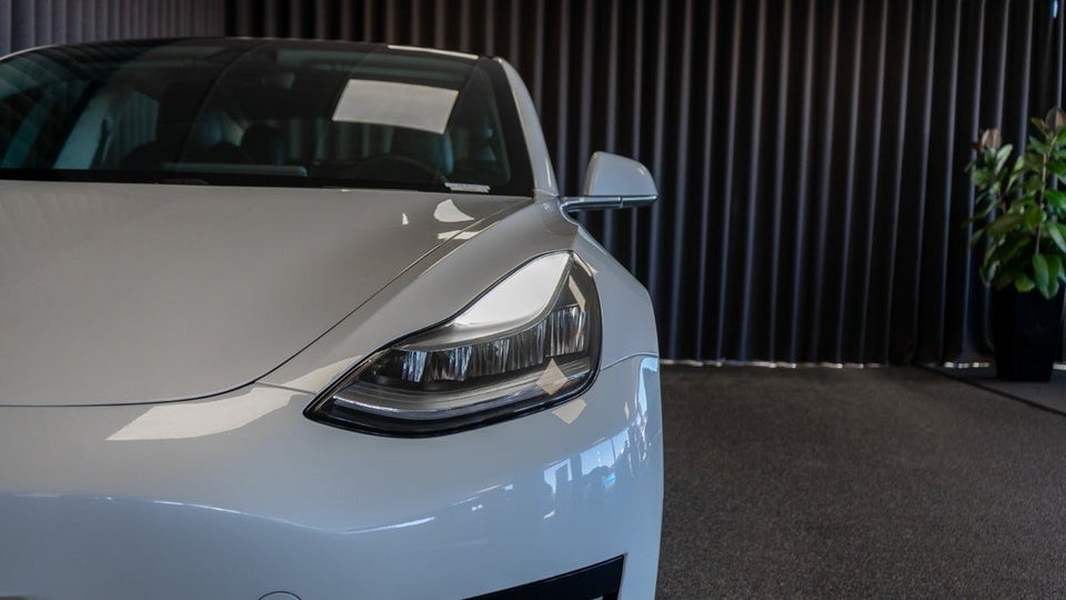 Tesla Model 3 Long Range RWD 4d