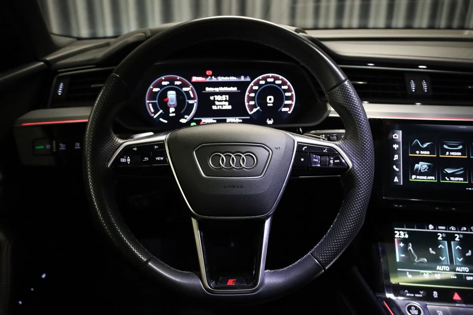Audi e-tron 55 S-line quattro 5d