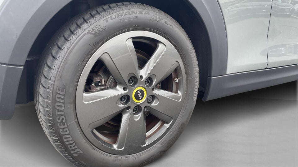 MINI Cooper SE Essential 3d