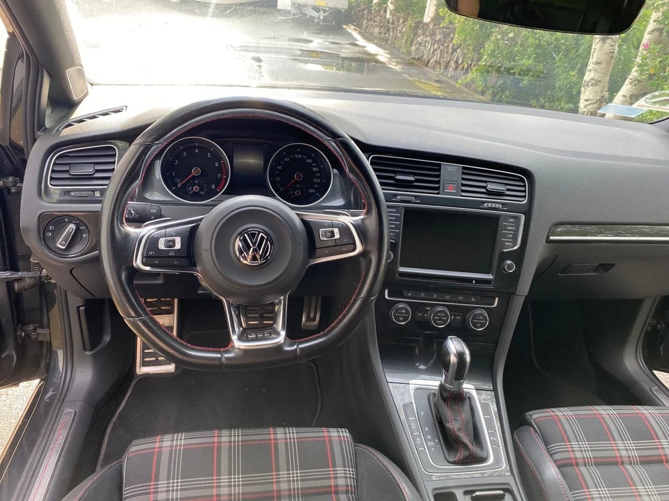 VW Golf VII 2,0 GTi Performance DSG BMT 5d