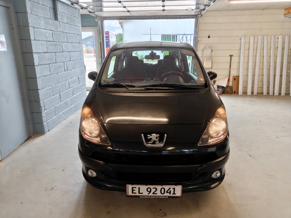 Peugeot 1007 1,6 Sporty 2-tr. 3d