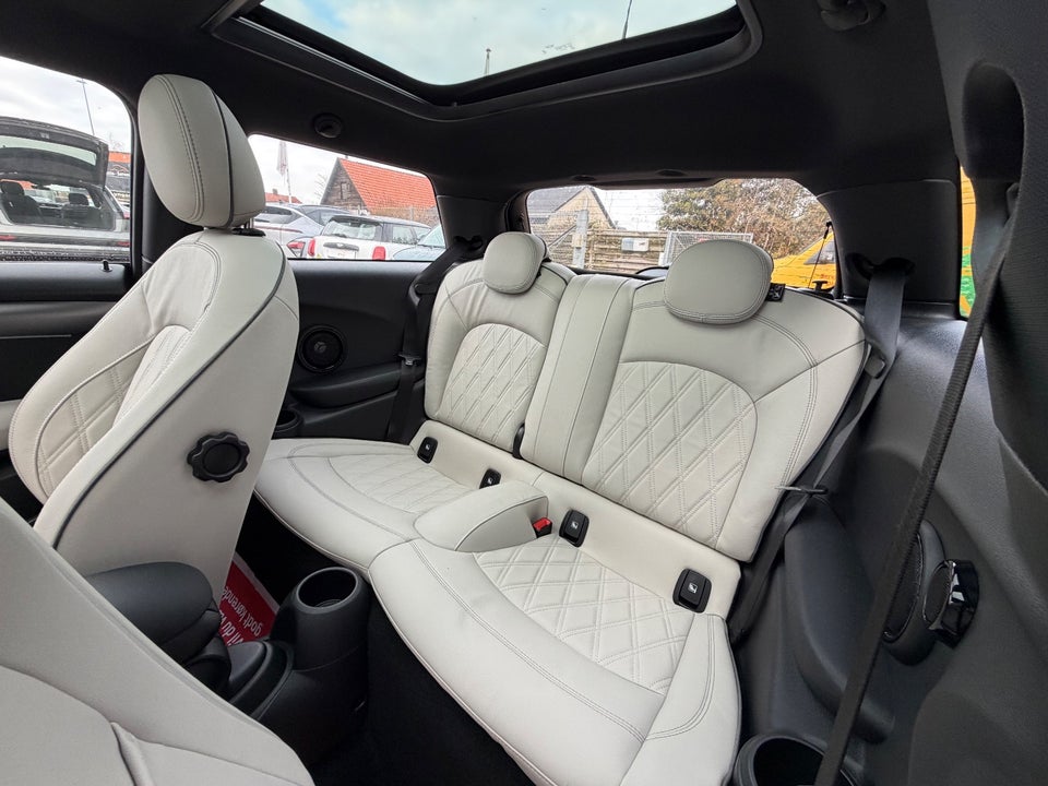 MINI Cooper SE Maximise 3d