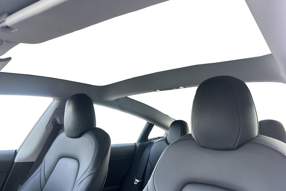 Tesla Model 3 Long Range AWD 4d