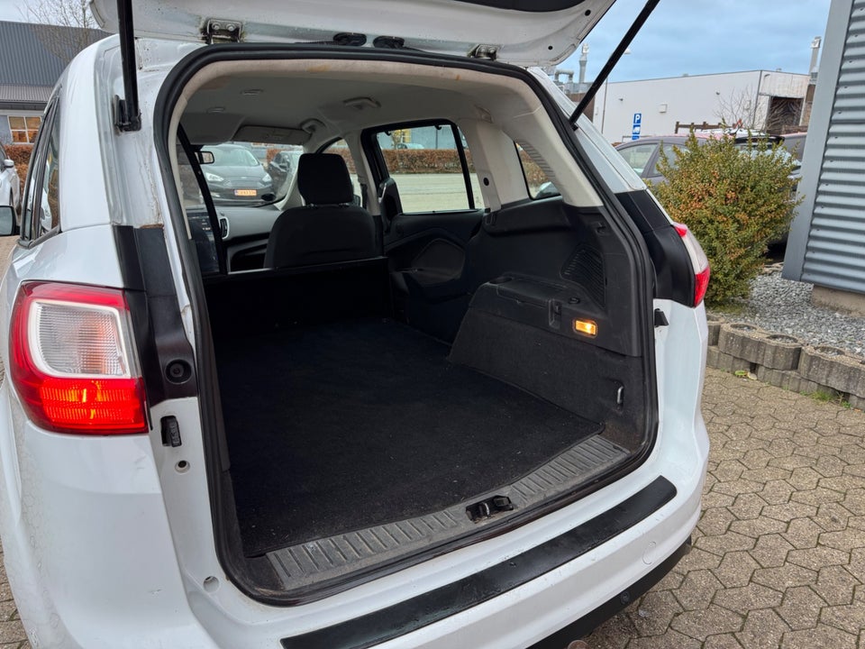 Ford Grand C-MAX 1,5 TDCi 120 Trend Van 5d