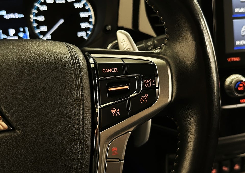Mitsubishi Outlander 2,4 PHEV Luxury CVT 4WD 5d