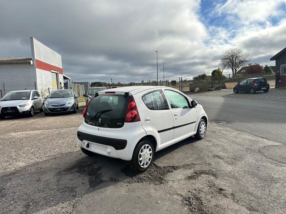 Peugeot 107 1,0 Champion Sport 5d