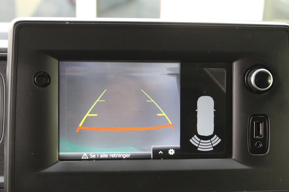 Nissan NV400 2,3 dCi 150 L2H2 Kassevogn