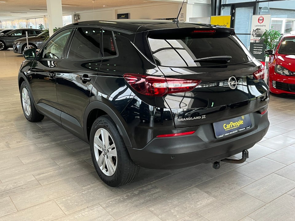 Opel Grandland X 1,2 T 130 Enjoy 5d