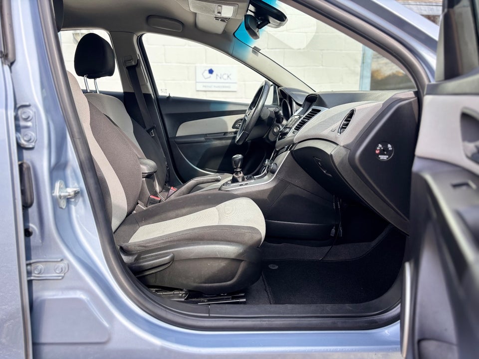 Chevrolet Cruze 2,0 VCDi 163 LS 4d