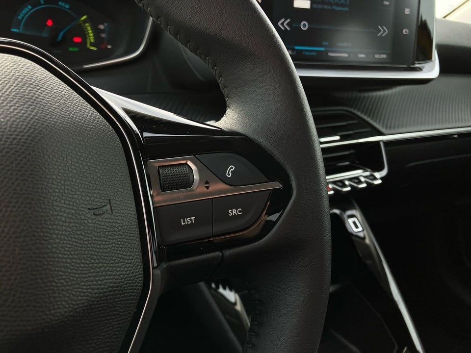 Peugeot e-208 50 Style 5d