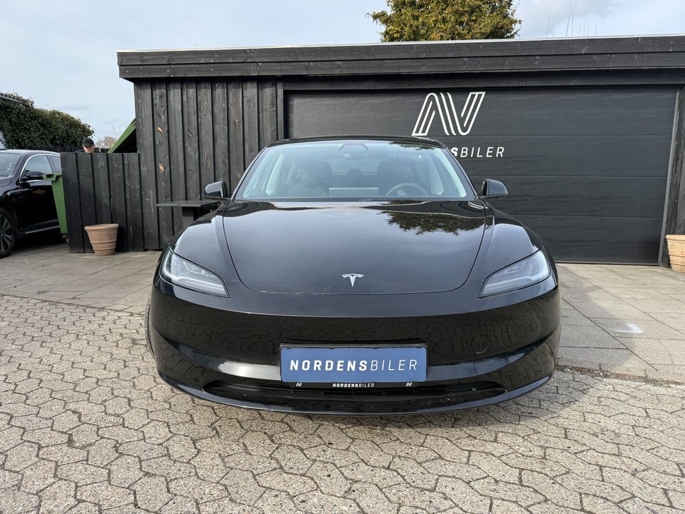 Tesla Model 3 Long Range AWD 4d