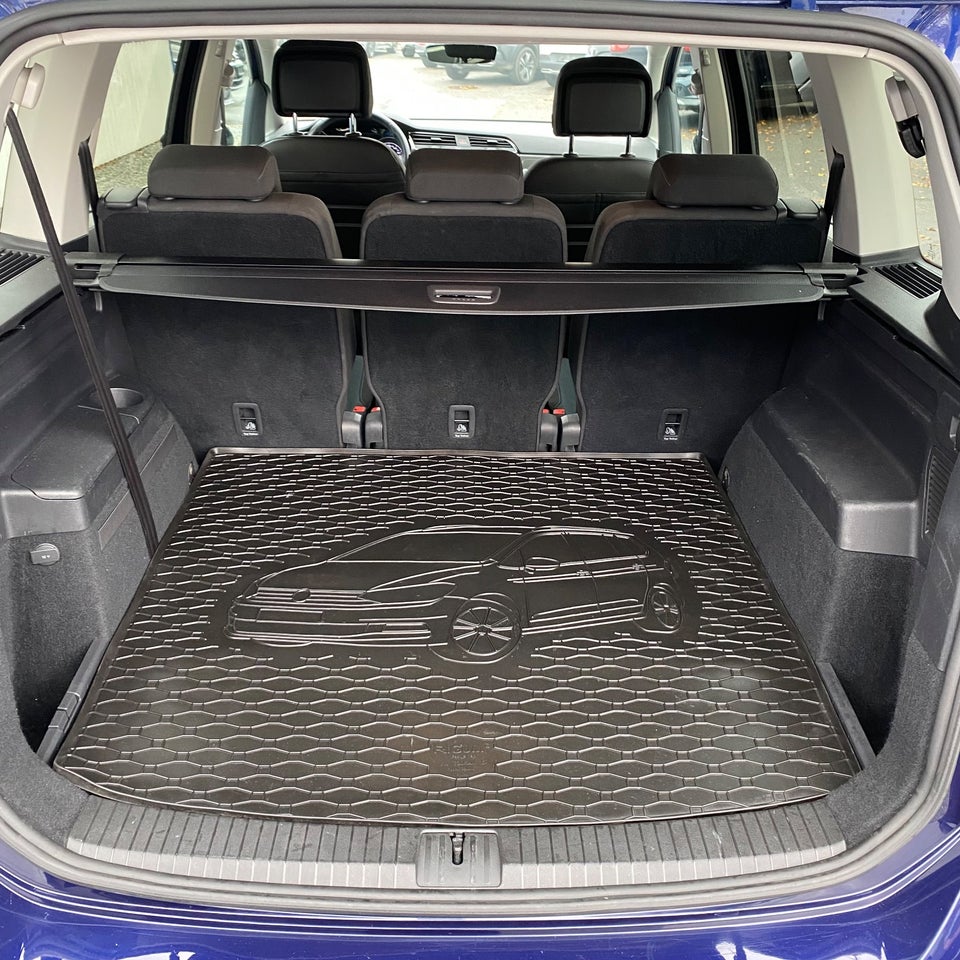 VW Touran 1,6 TDi 115 IQ.Drive DSG 7prs 5d