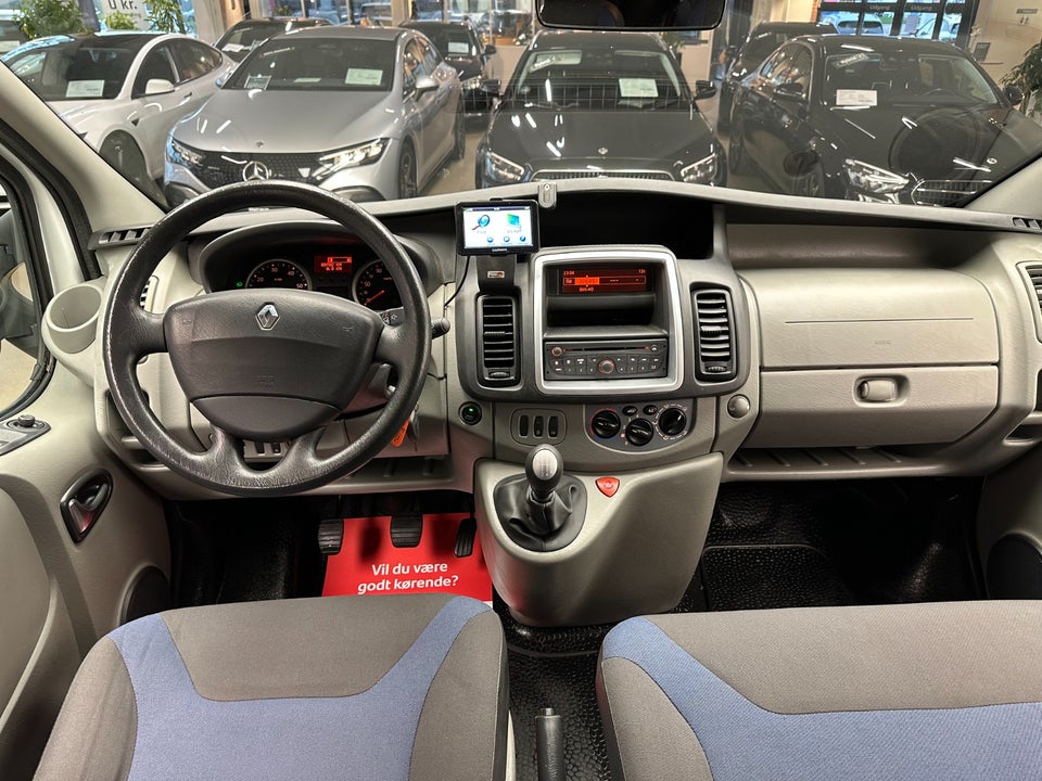 Renault Trafic T29 2,0 dCi 115 L1H1 Kombi aut. 4d