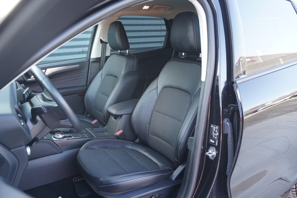 Ford Kuga 2,5 PHEV Titanium X CVT 5d