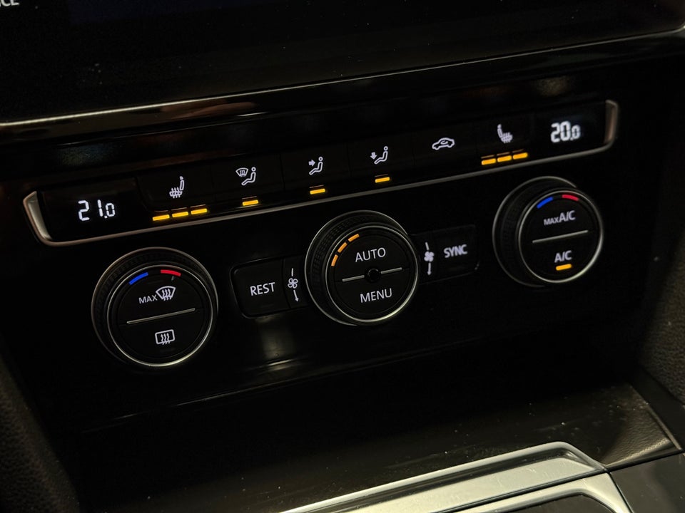 VW Passat 2,0 TDi 150 Highline Premium Variant DSG 5d