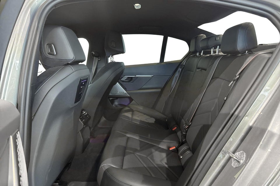 BMW i5 eDrive40 Fully Charged M-Sport 4d
