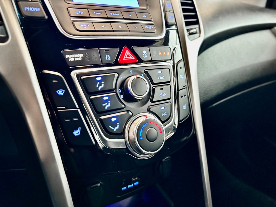 Hyundai i30 1,6 CRDi 110 XTR CW Eco 5d