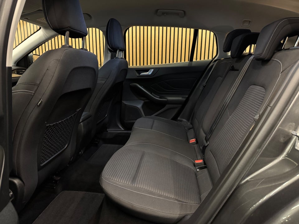 Ford Focus 1,0 EcoBoost Titanium Business stc. 5d
