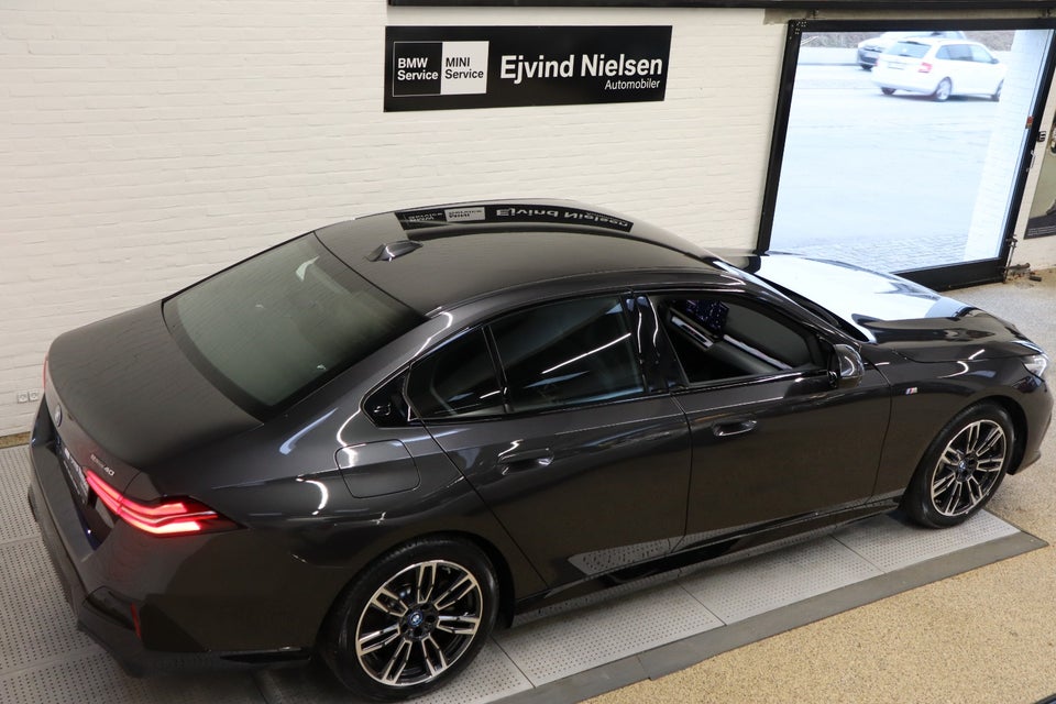 BMW i5 eDrive40 M-Sport 4d