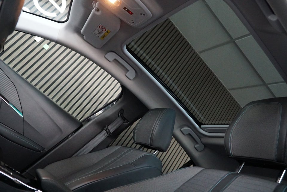 Peugeot 208 1,2 PureTech 100 Allure Sky 5d