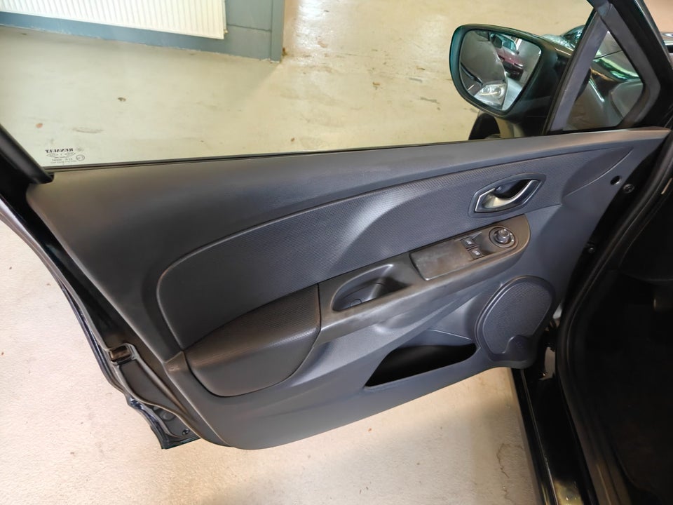 Renault Clio IV 0,9 TCe 90 Formula Edition Sport Tourer 5d