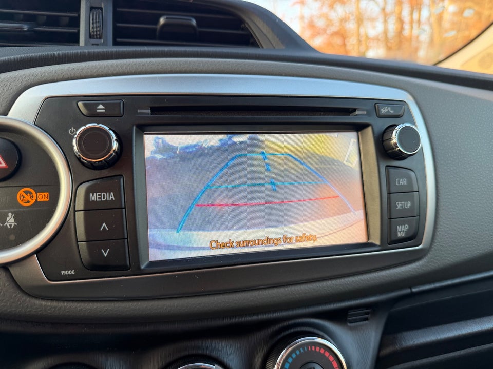 Toyota Yaris 1,3 VVT-i T2 5d