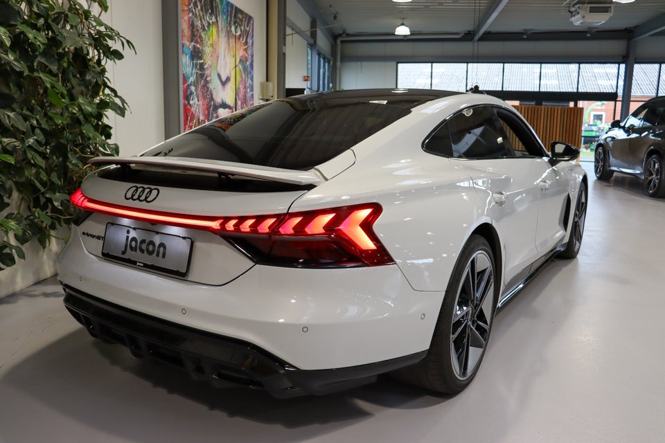 Audi e-tron GT quattro 4d