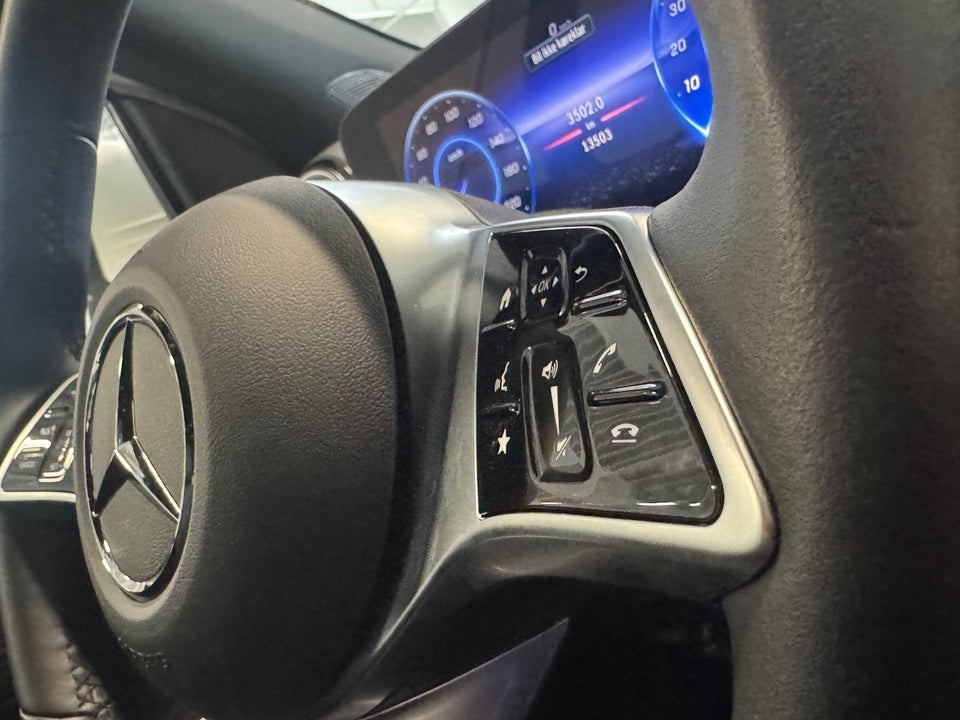 Mercedes EQA300 Progressive 4Matic 5d