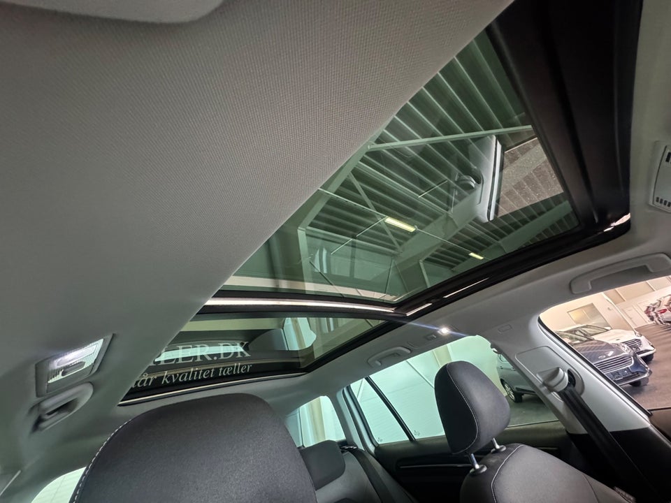 VW Golf VII 1,4 TSi 150 R-line Variant DSG BMT 5d