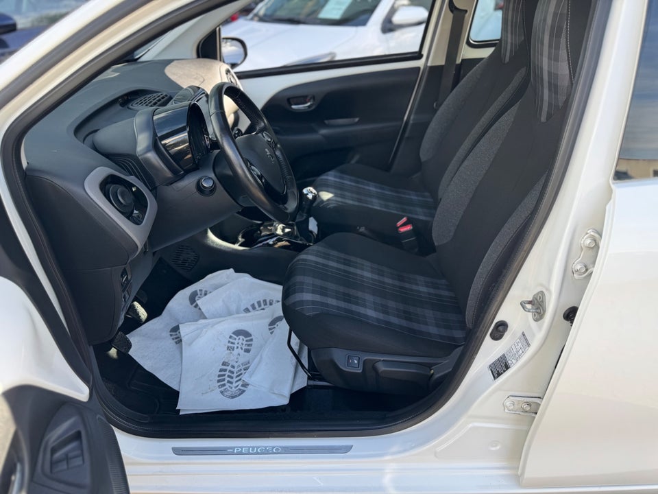 Peugeot 108 1,0 e-VTi 72 Allure+ 5d