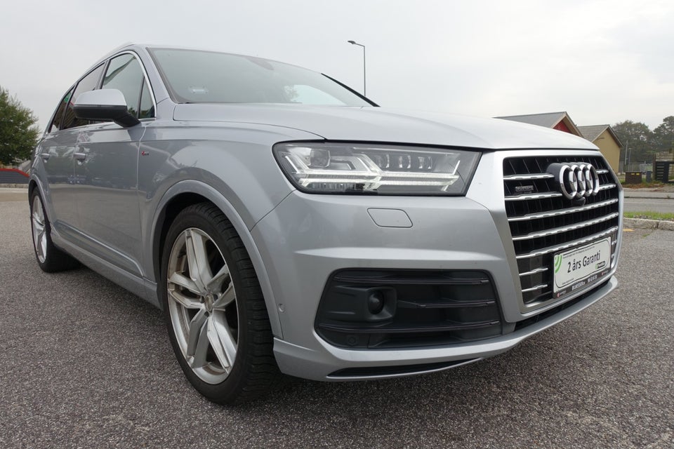 Audi Q7 3,0 TDi 272 S-line quattro Tiptr. Van 5d