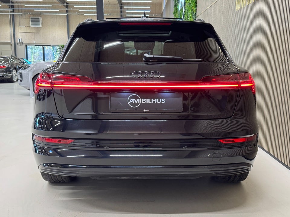 Audi e-tron 55 quattro 5d