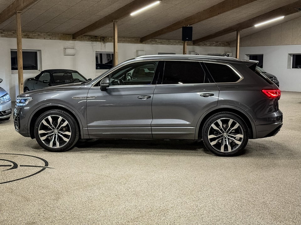 VW Touareg 3,0 TDi 286 R-line aut. 4Motion 5d